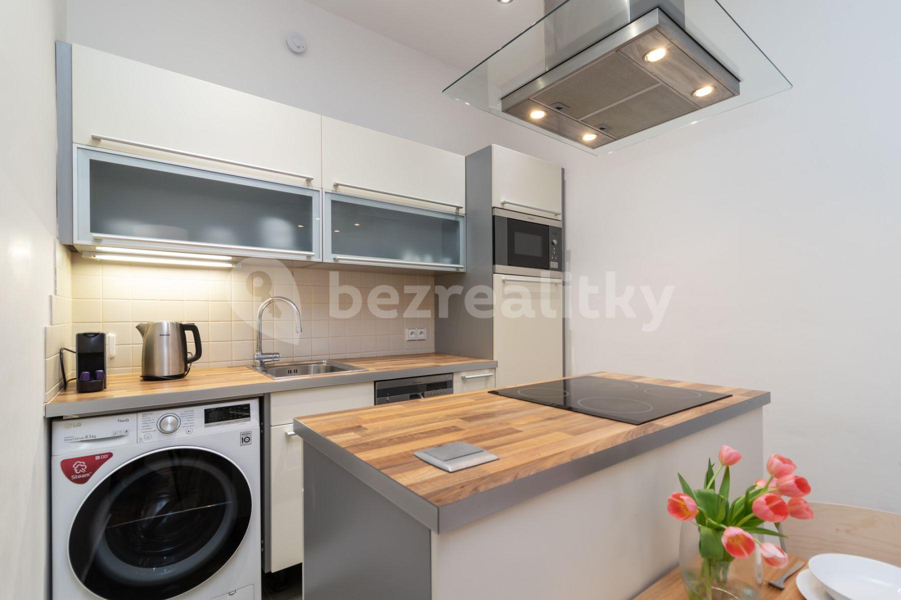 Pronájem bytu 2+1 65 m², Karlova, Praha, Praha