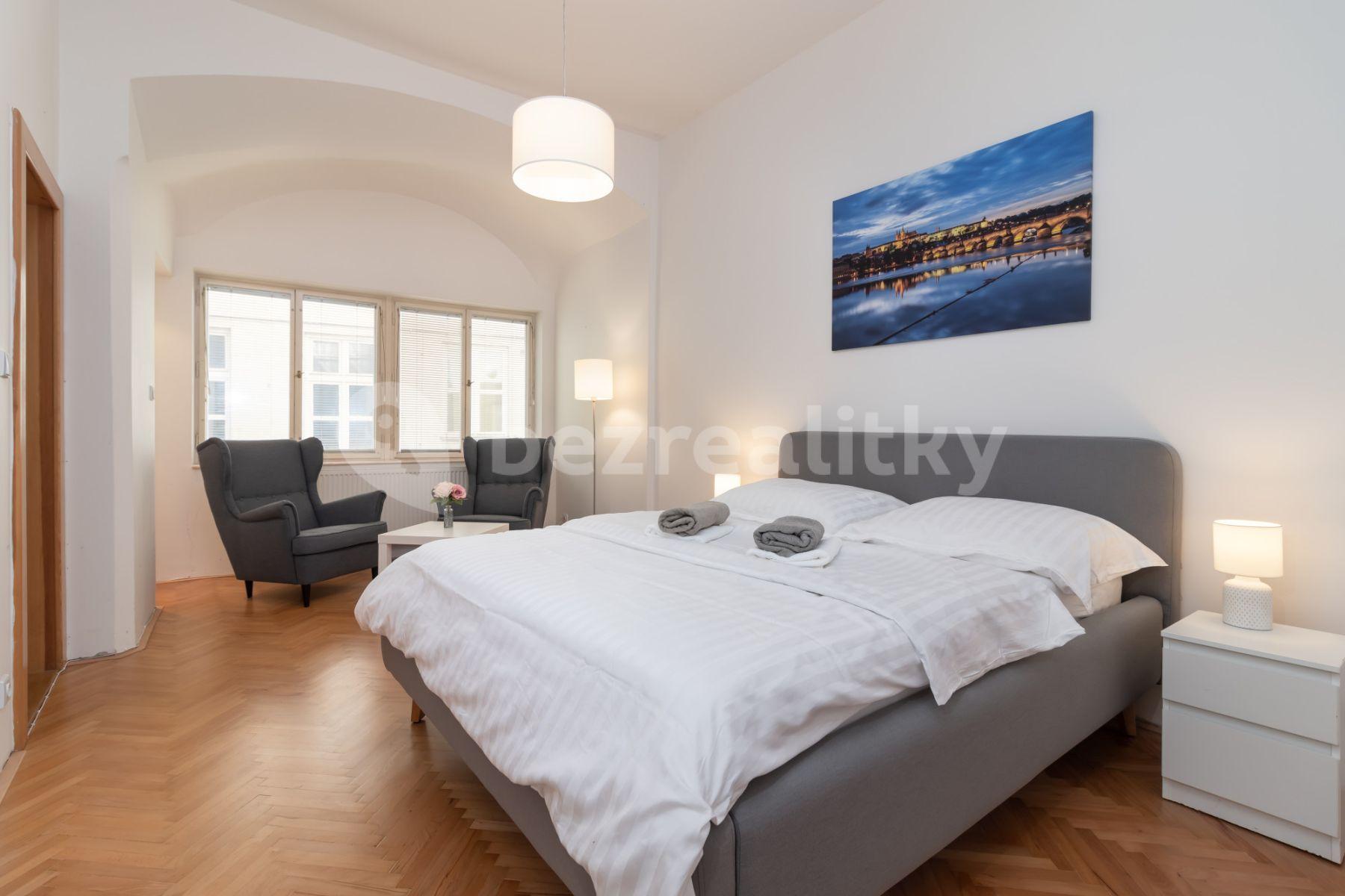 Pronájem bytu 2+1 65 m², Karlova, Praha, Praha