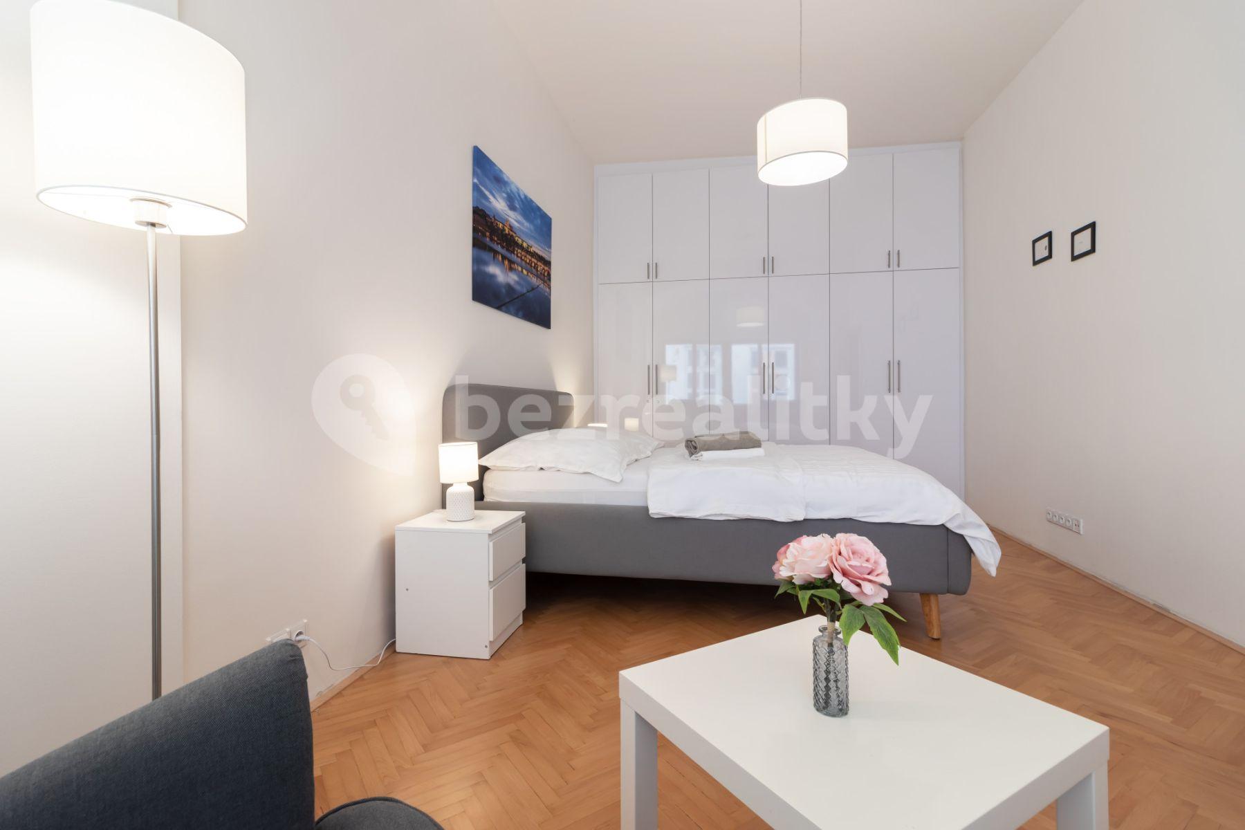 Pronájem bytu 2+1 65 m², Karlova, Praha, Praha