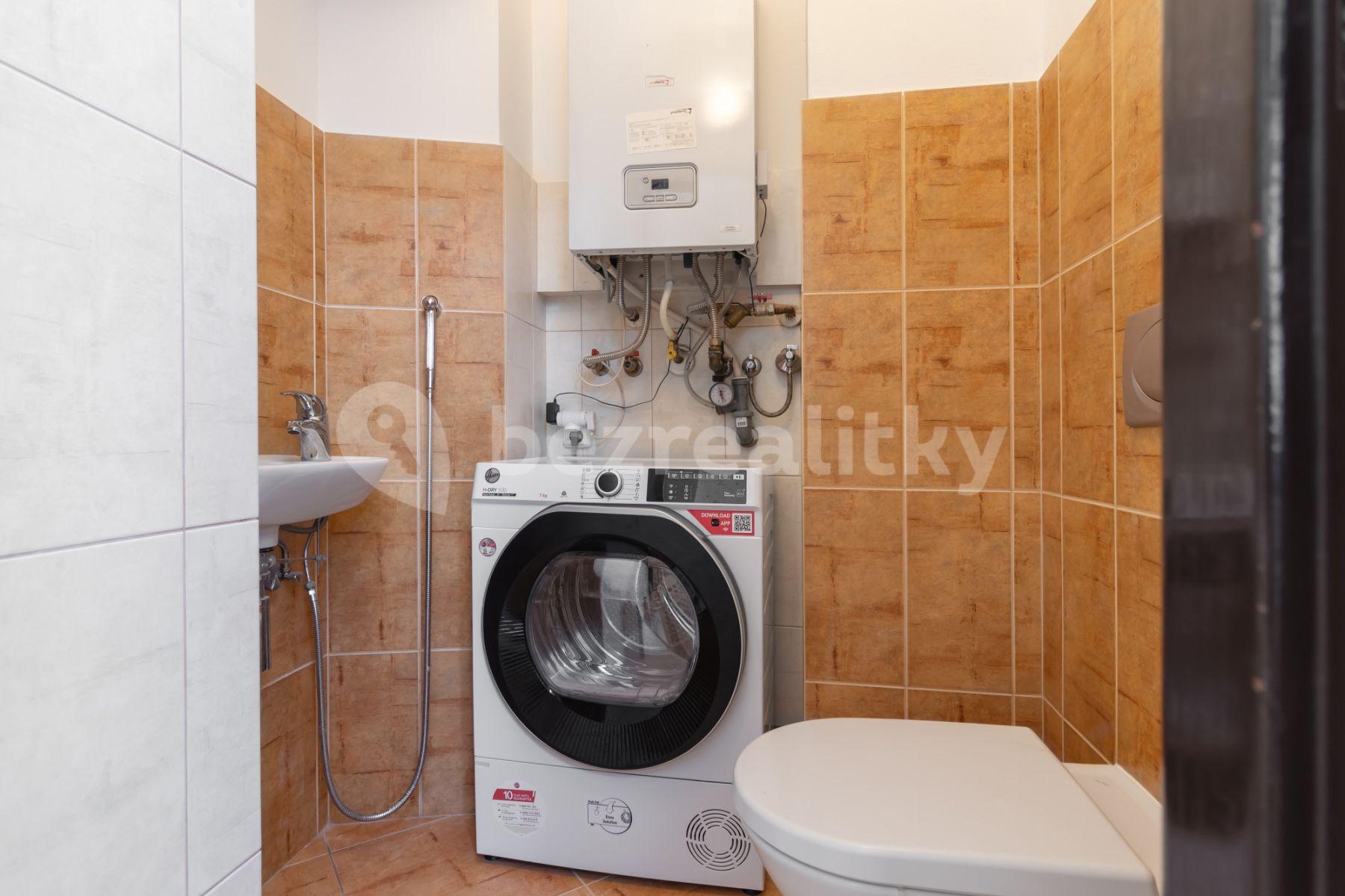 Pronájem bytu 2+1 65 m², Karlova, Praha, Praha