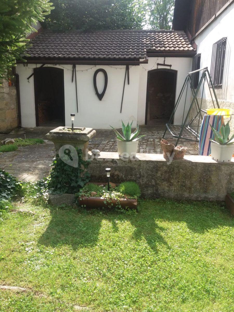 Prodej domu 970 m², pozemek 1.258 m², Liběšice, Ústecký kraj