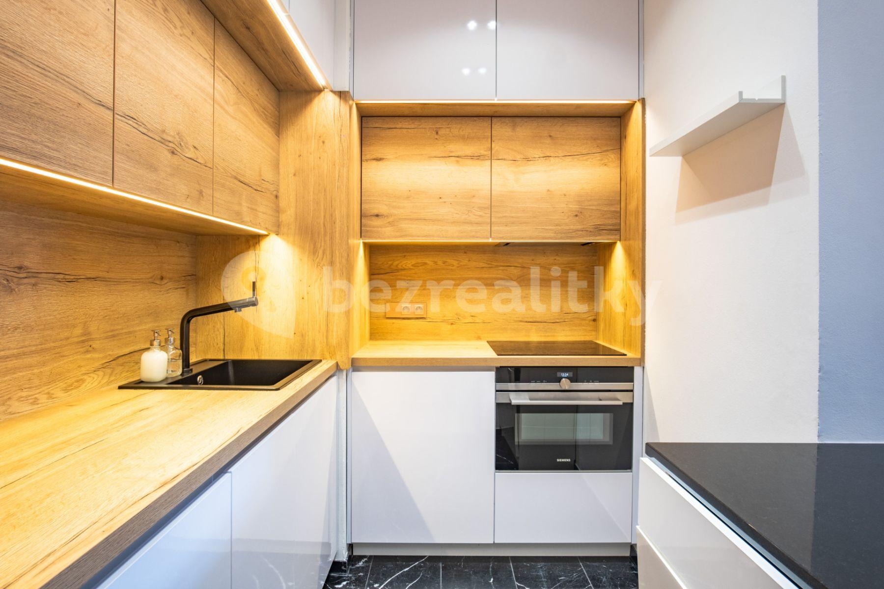 Pronájem bytu 3+kk 87 m², Ladova, Praha, Praha