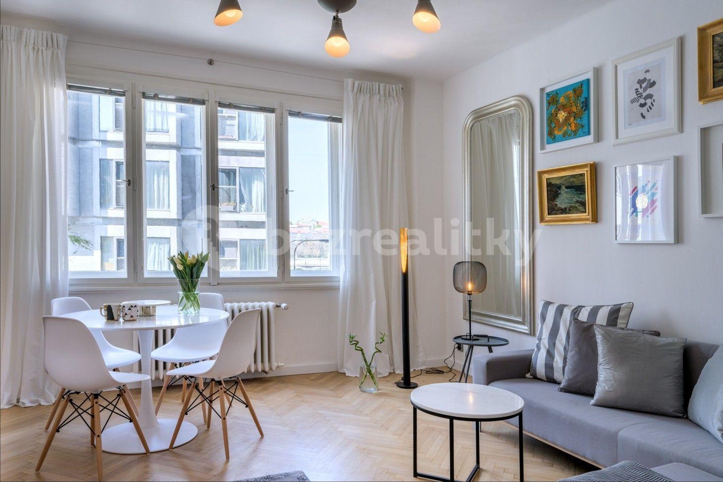 Pronájem bytu 2+1 52 m², Lodecká, Praha, Praha