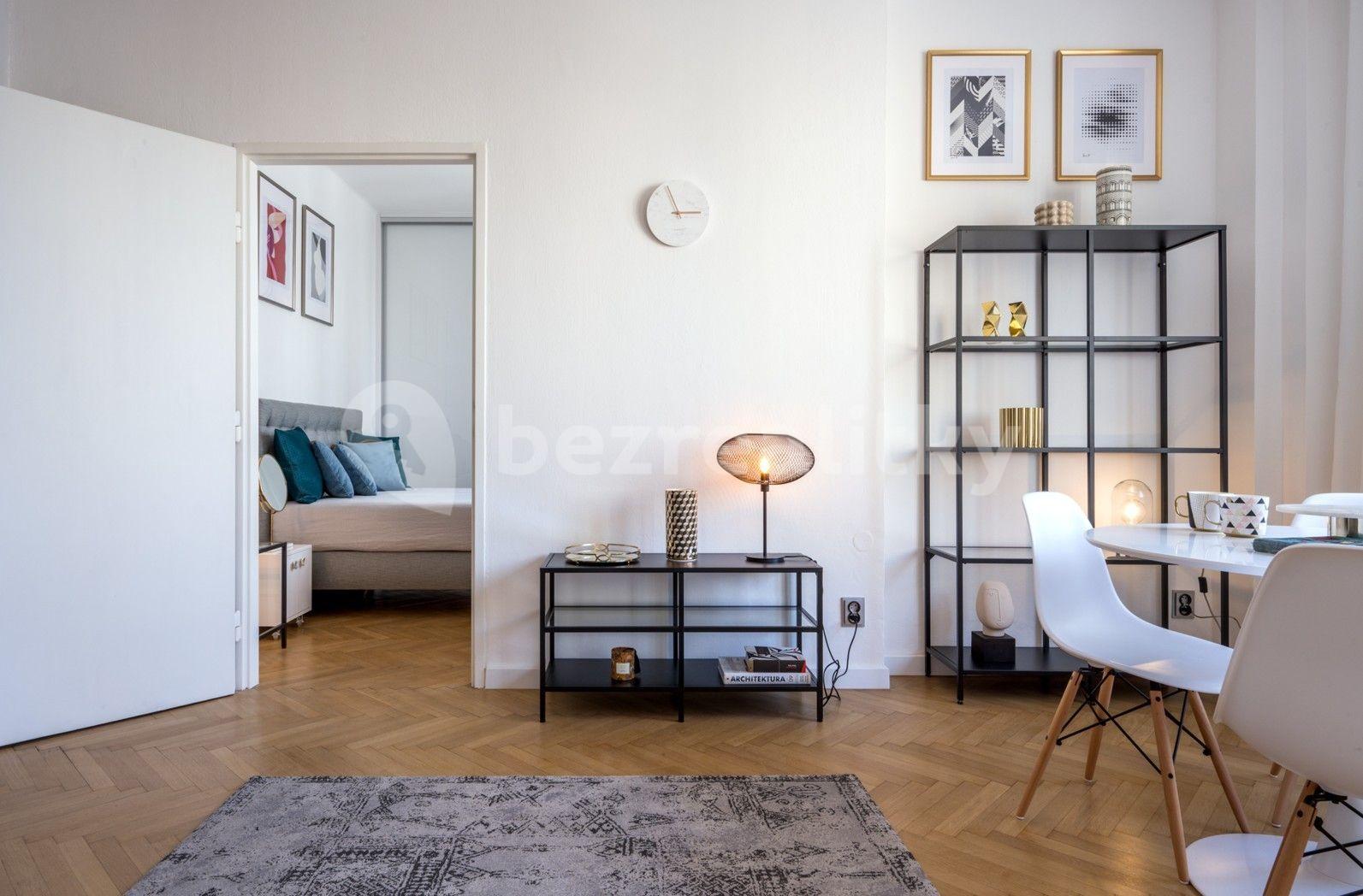 Pronájem bytu 2+1 52 m², Lodecká, Praha, Praha