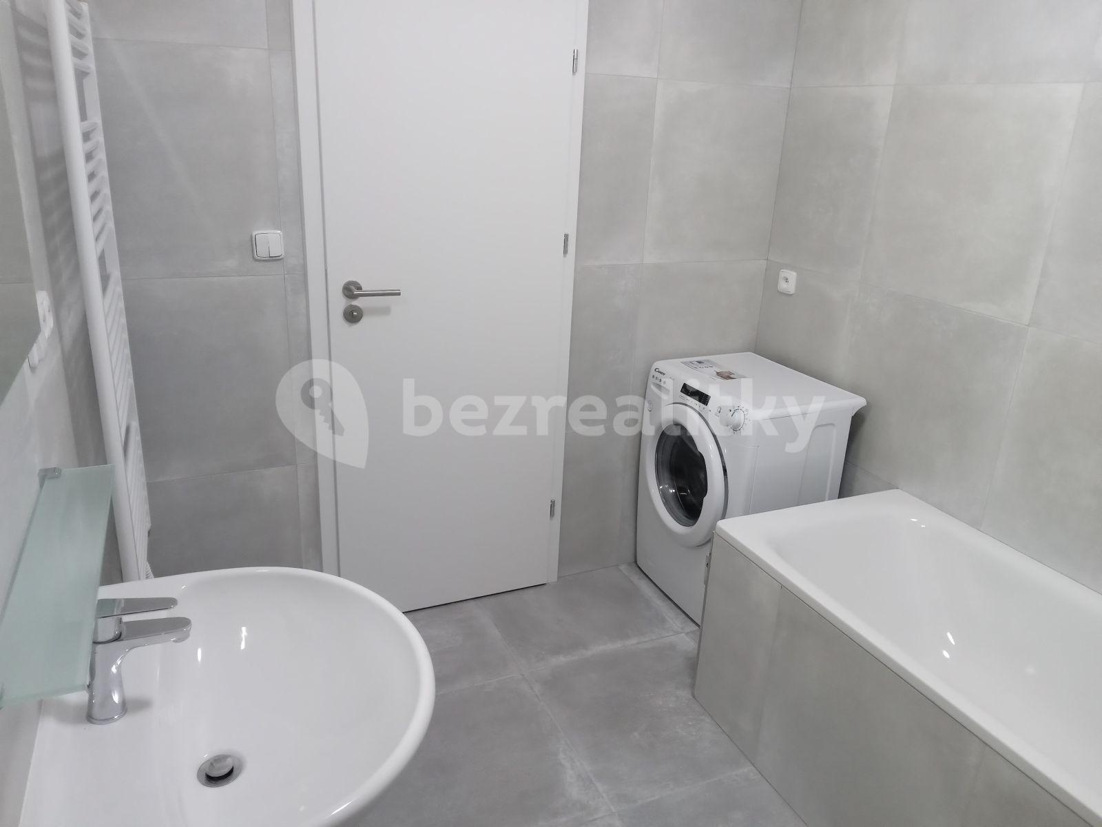 Pronájem bytu 1+kk 38 m², V Pitkovičkách, Praha, Praha