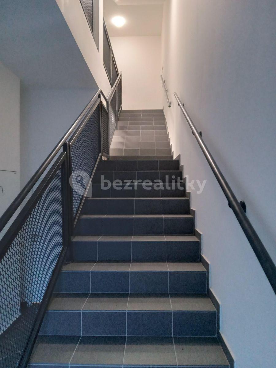 Pronájem bytu 1+kk 38 m², V Pitkovičkách, Praha, Praha