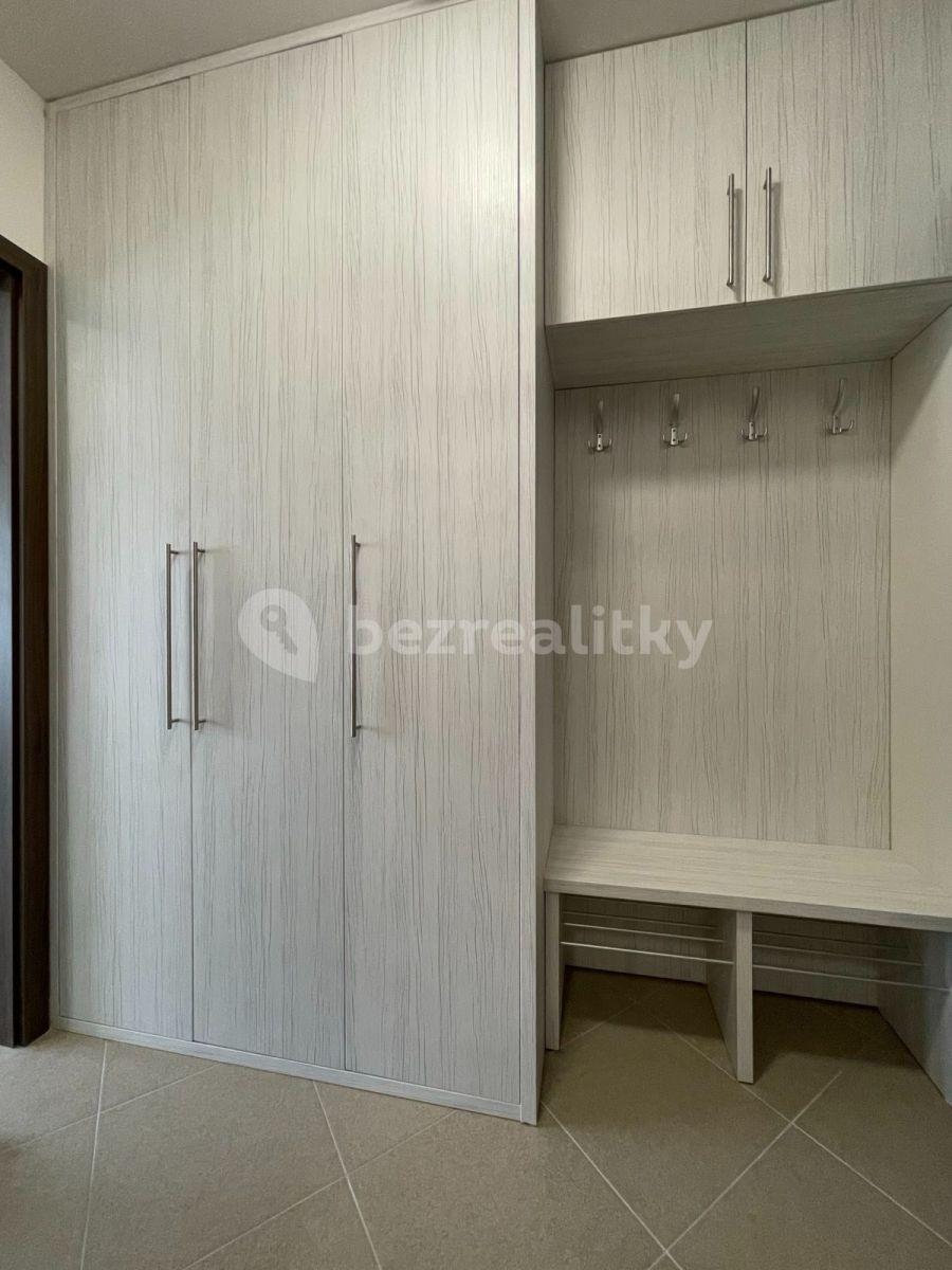 Pronájem bytu 1+kk 38 m², Gollové, Praha, Praha