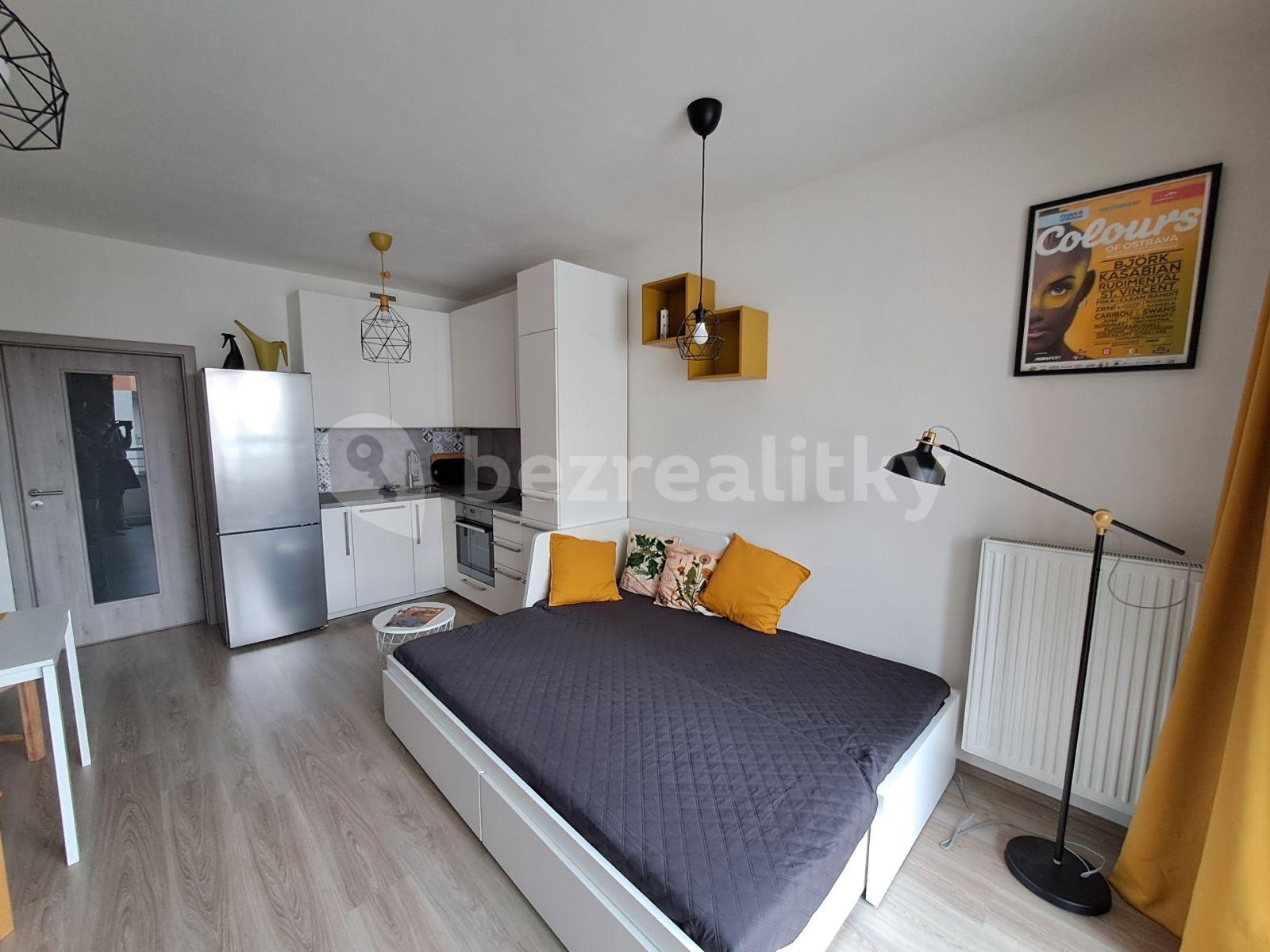 Pronájem bytu 1+kk 30 m², Petrohradská, Praha, Praha