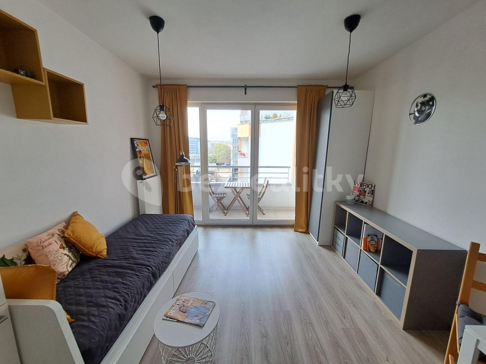 Pronájem bytu 1+kk 30 m², Petrohradská, Praha, Praha