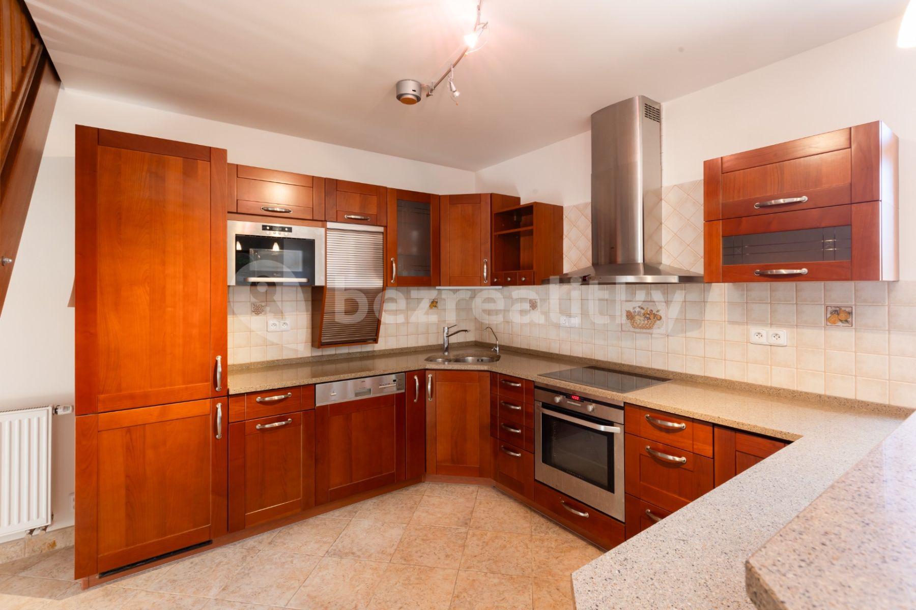 Prodej domu 314 m², pozemek 932 m², Sluštice, Středočeský kraj