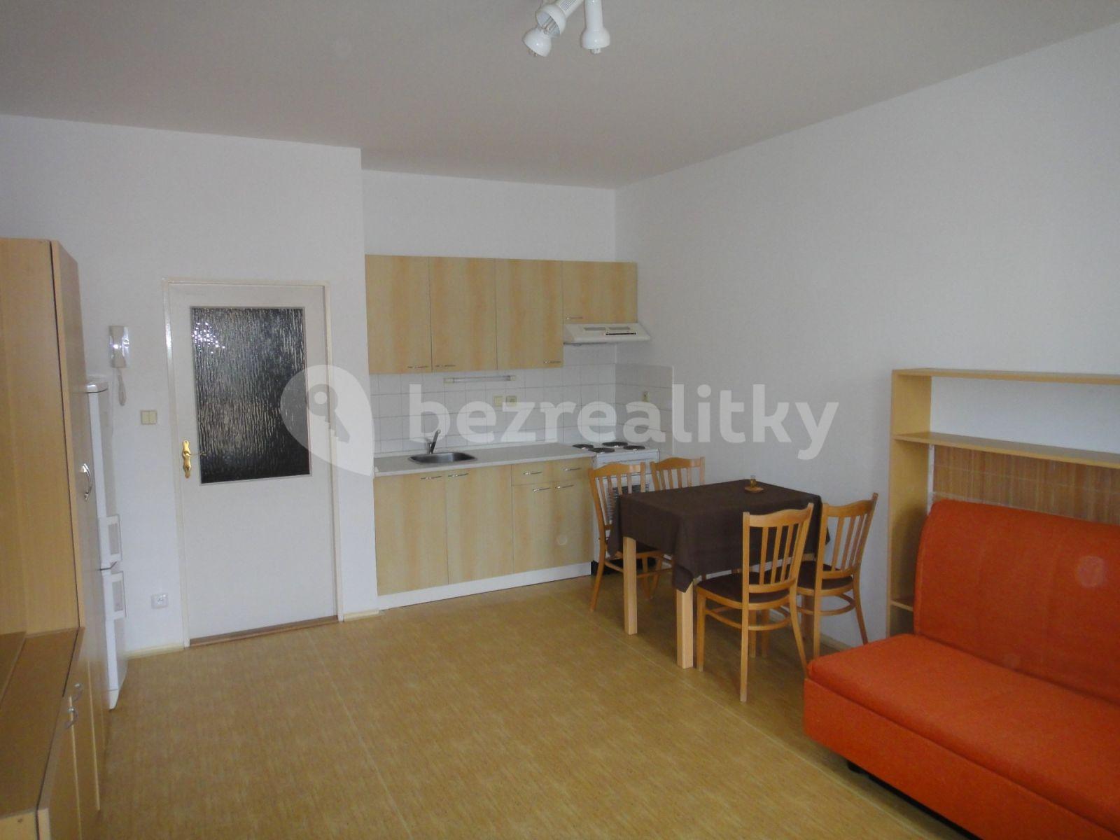 Pronájem bytu 1+kk 30 m², Školská, Hostivice, Středočeský kraj