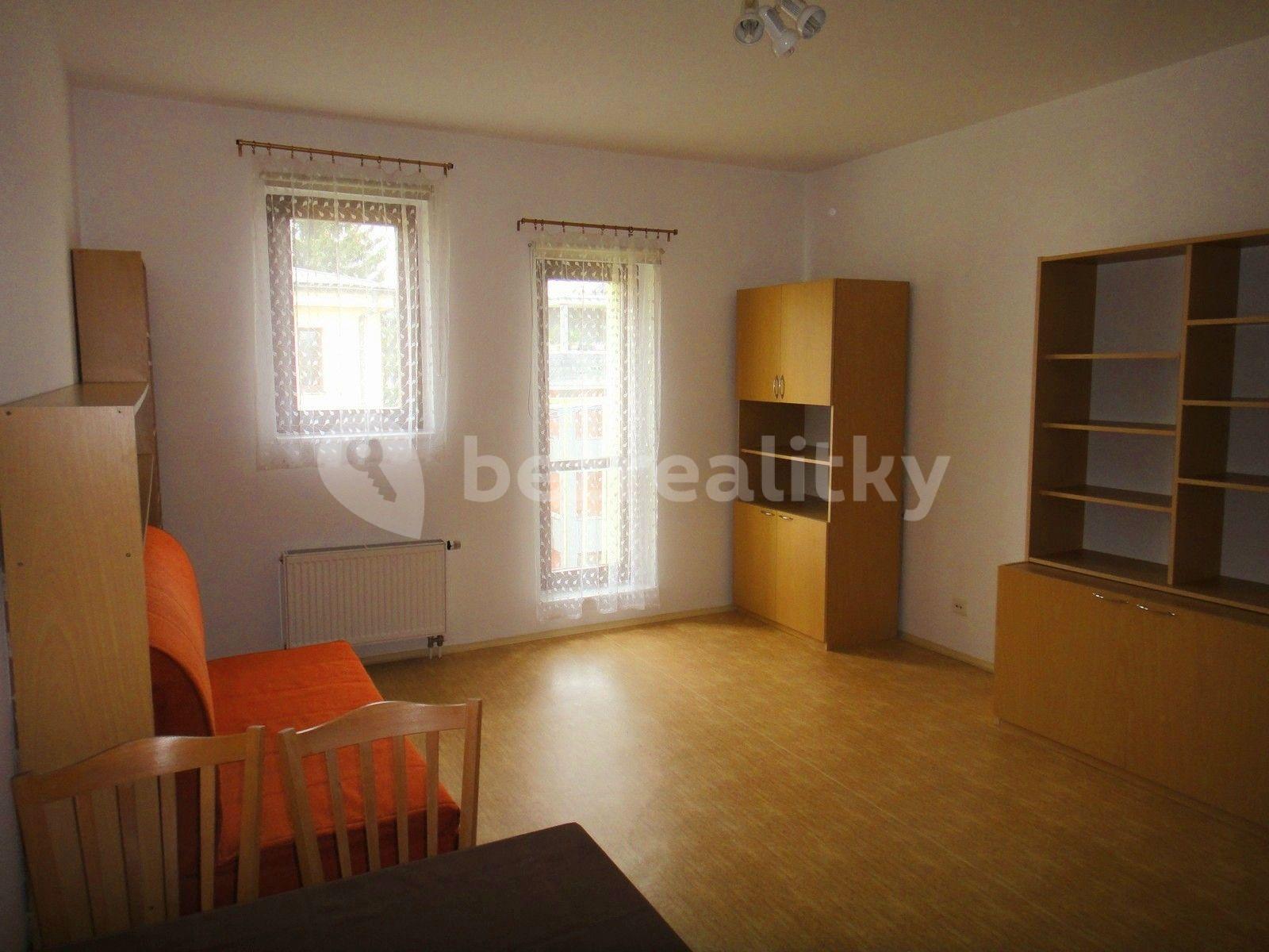 Pronájem bytu 1+kk 30 m², Školská, Hostivice, Středočeský kraj