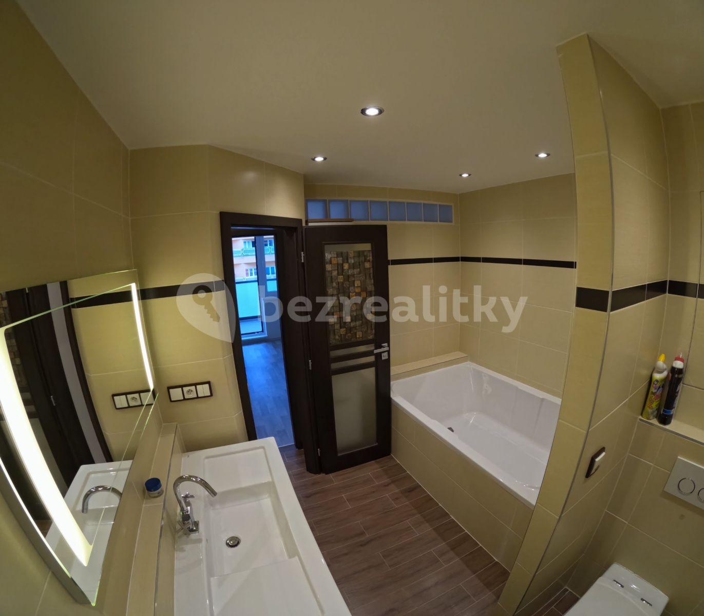 Pronájem bytu 3+kk 66 m², Kukelská, Praha, Praha