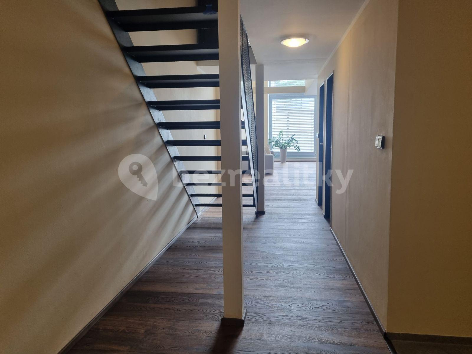 Pronájem bytu 4+1 190 m², Křižíkova a, Praha, Praha