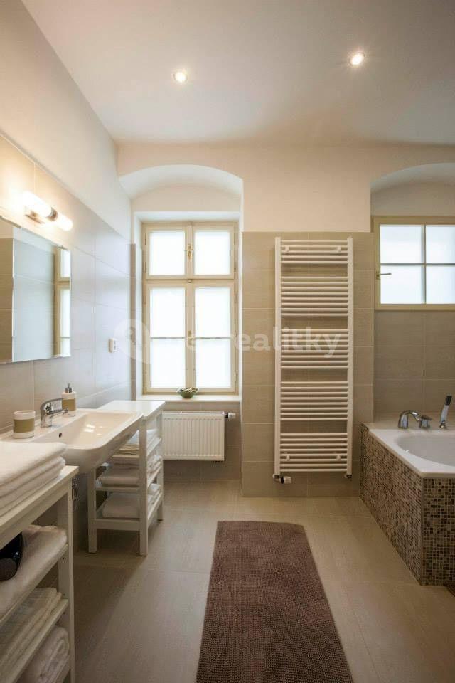 Pronájem bytu 3+1 130 m², Michalská, Praha, Praha