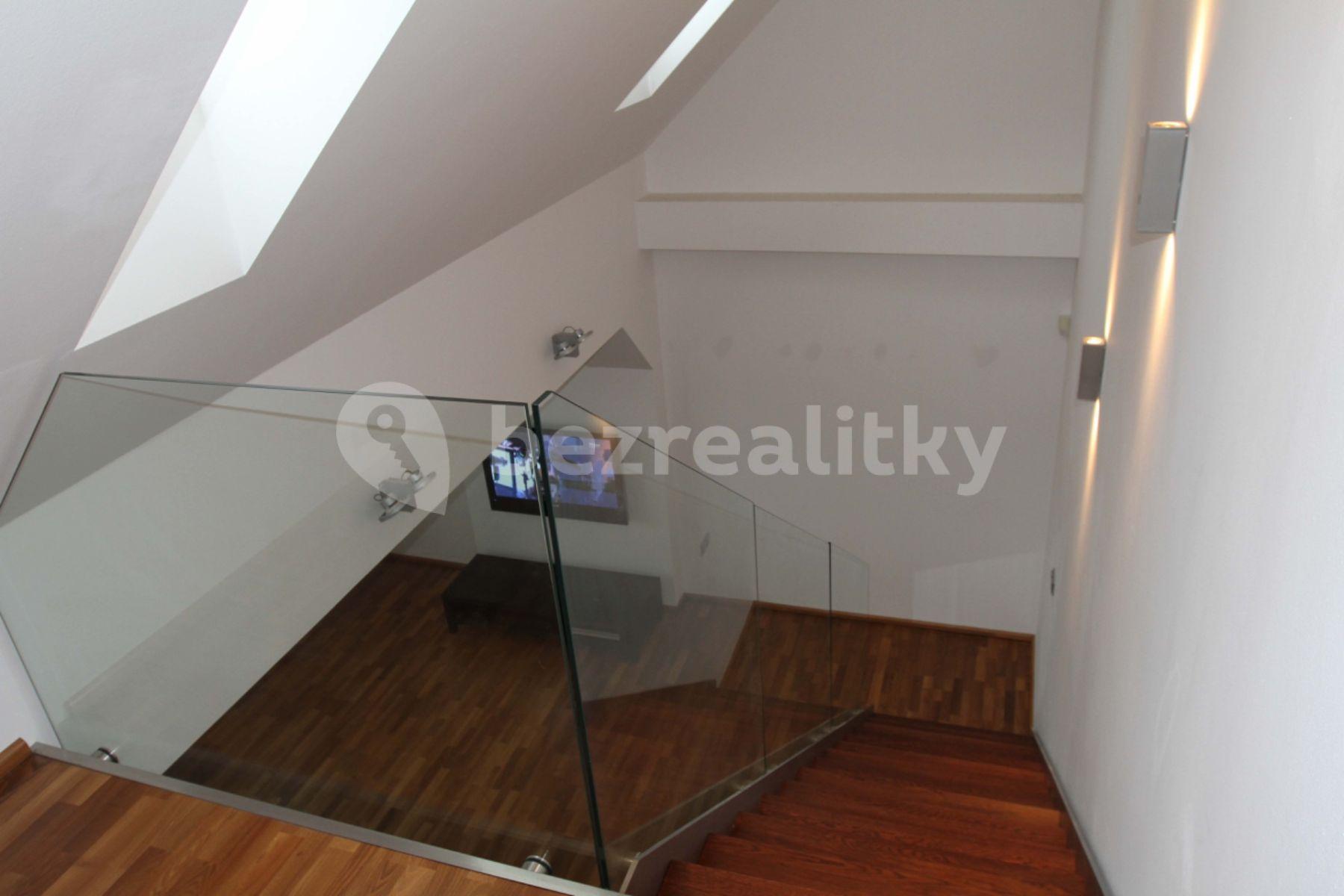 Pronájem bytu 2+kk 103 m², U Družstva Ideál, Praha, Praha