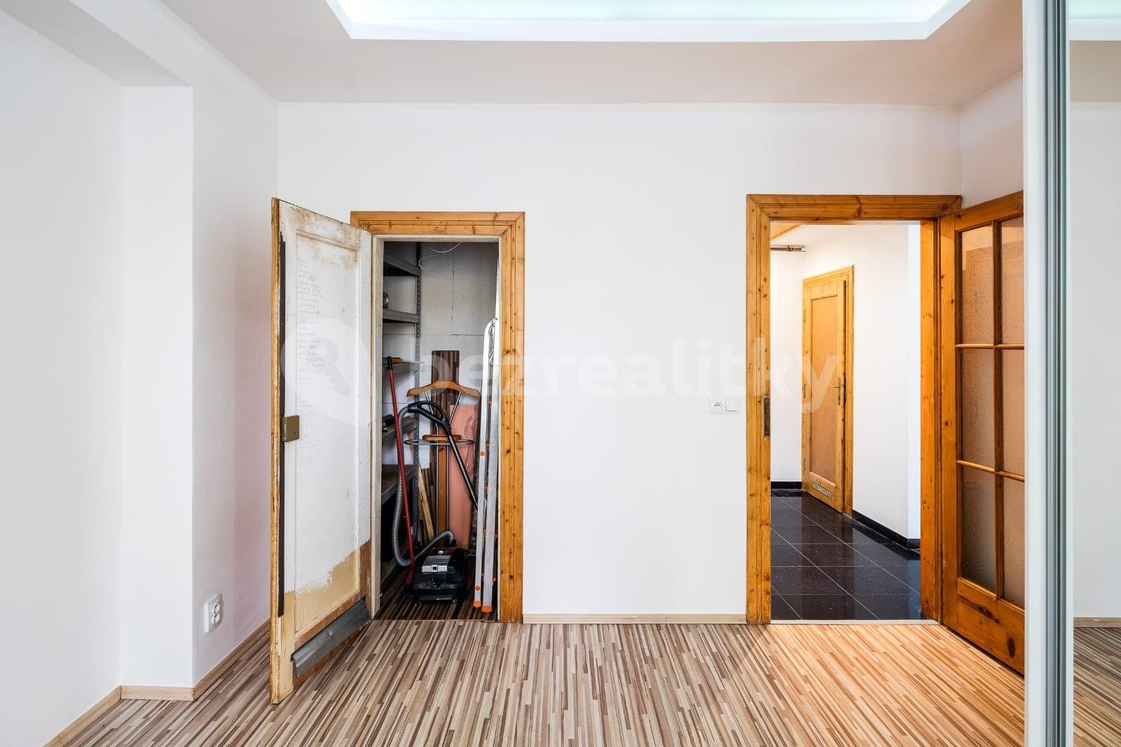 Pronájem bytu 1+1 45 m², Nad Popelkou, Praha, Praha