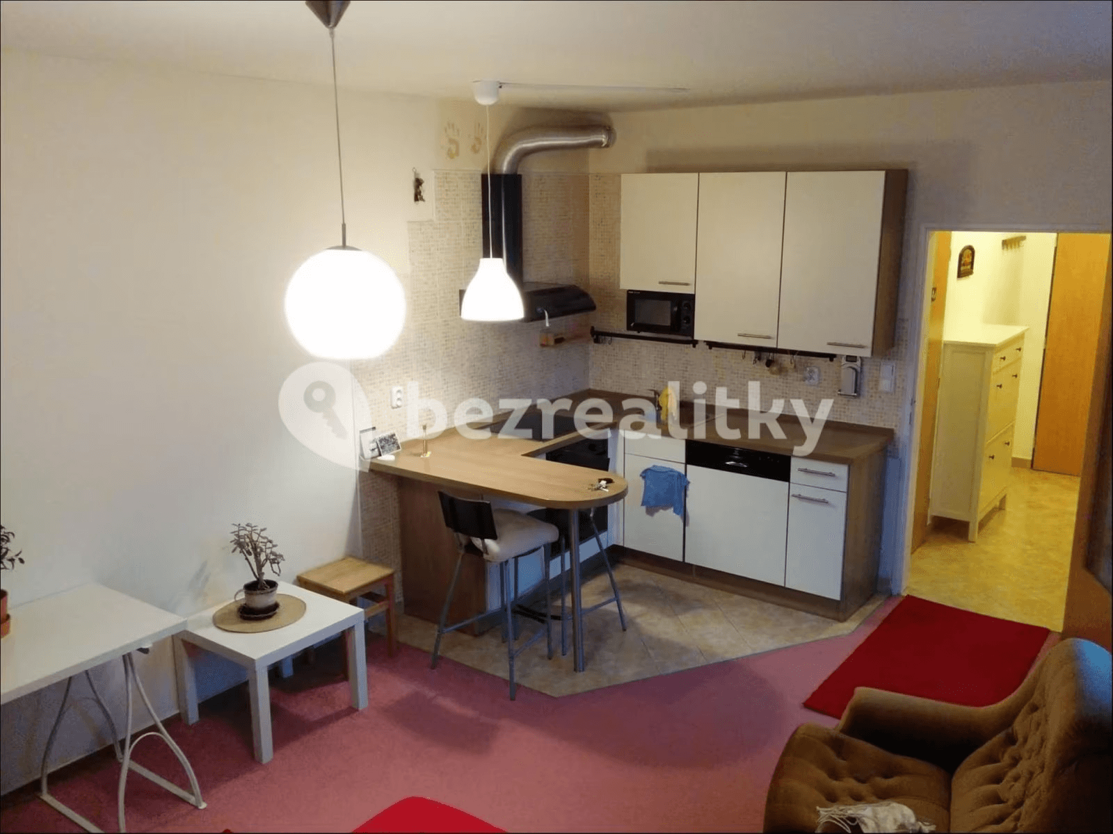 Prodej bytu 1+kk 31 m², Podkovářská, Praha, Praha