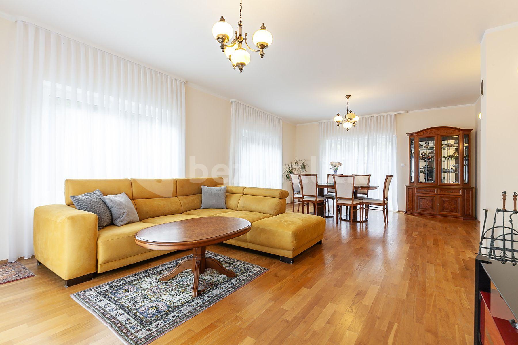 Prodej domu 207 m², pozemek 616 m², K Sádku, Šestajovice, Středočeský kraj