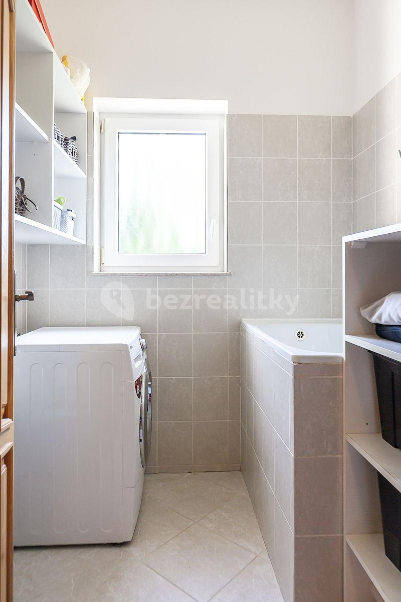 Prodej domu 207 m², pozemek 616 m², K Sádku, Šestajovice, Středočeský kraj