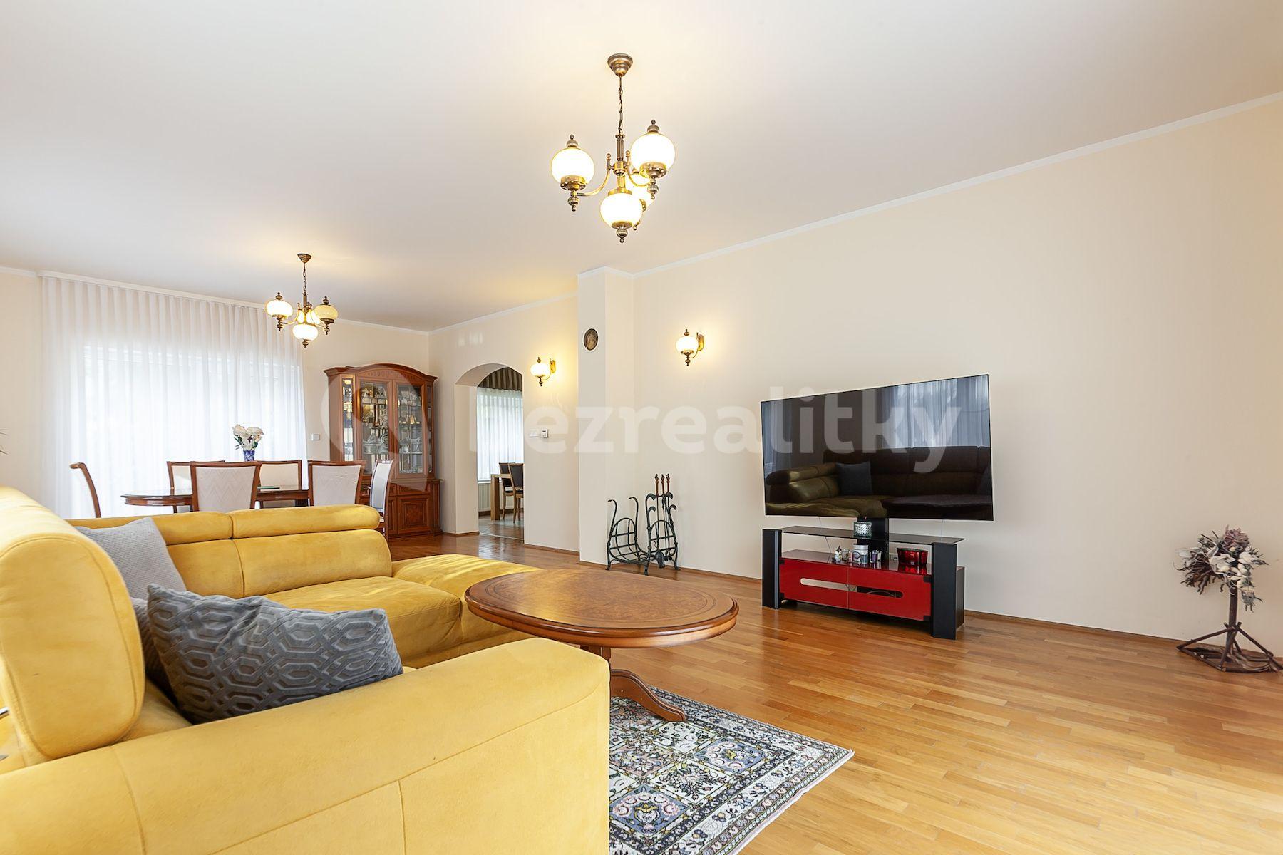 Prodej domu 207 m², pozemek 616 m², K Sádku, Šestajovice, Středočeský kraj