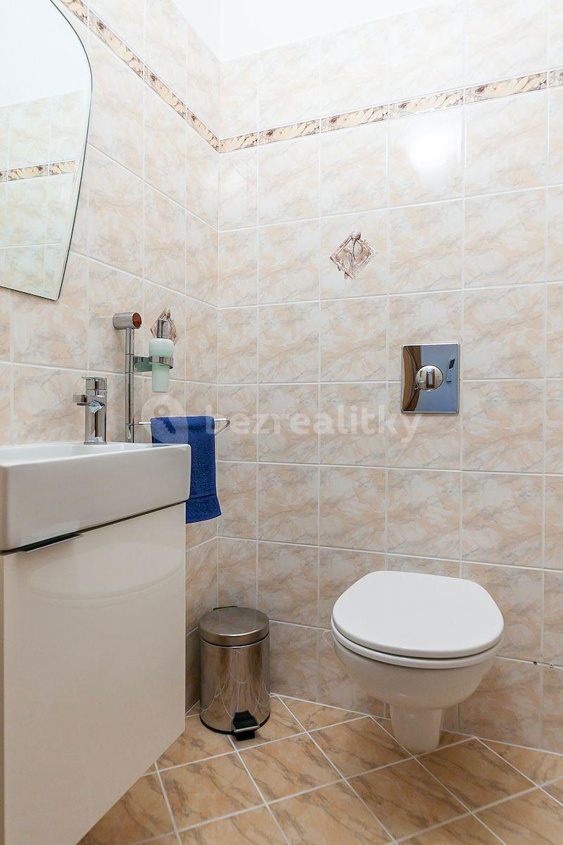 Prodej domu 213 m², pozemek 221 m², Plavínová, Praha, Praha