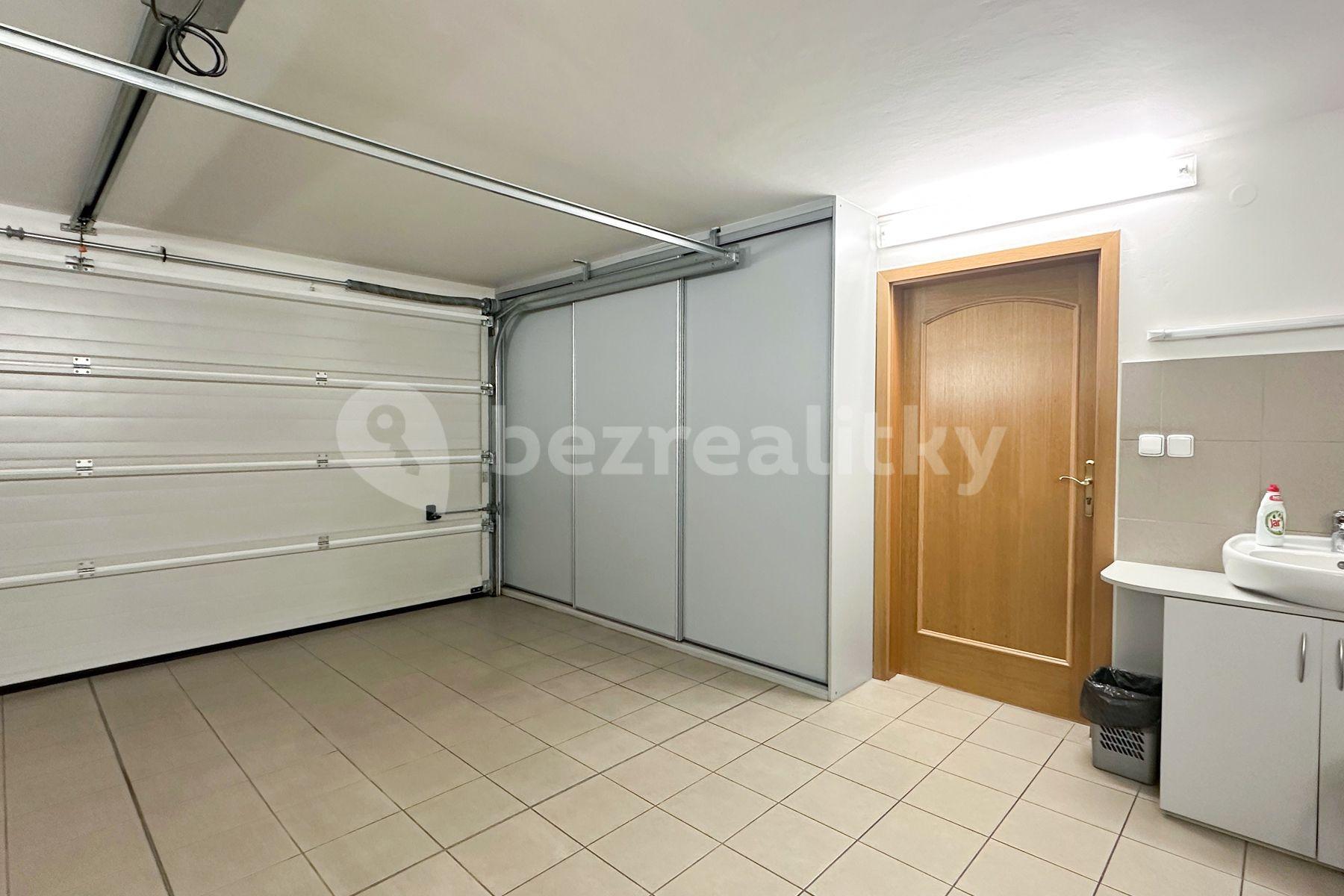 Prodej domu 213 m², pozemek 221 m², Plavínová, Praha, Praha