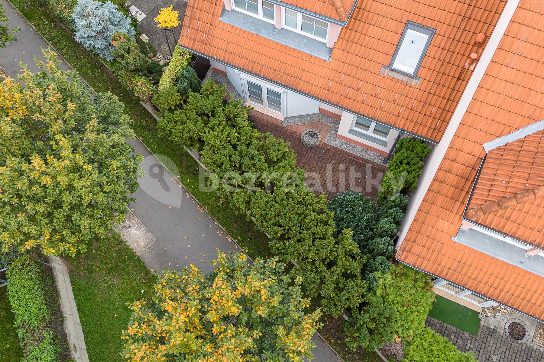 Prodej domu 213 m², pozemek 221 m², Plavínová, Praha, Praha