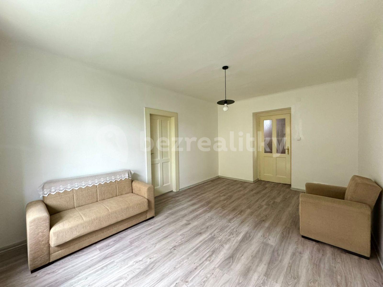 Pronájem bytu 3+1 85 m², Lucemburská, Praha, Praha