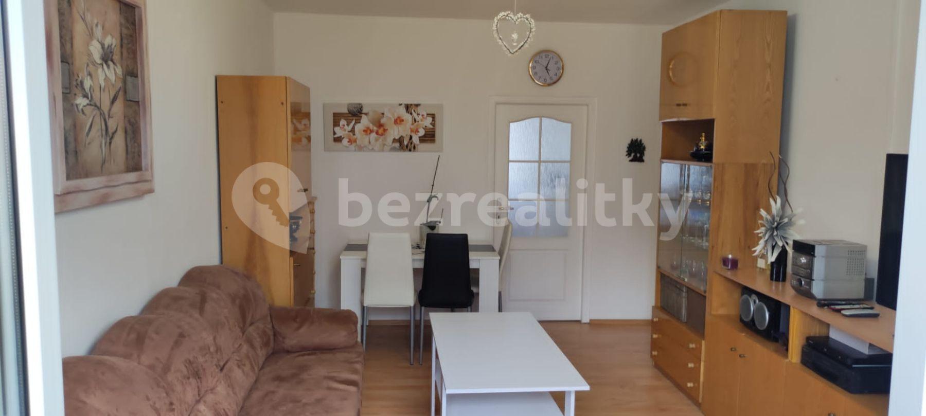 Prodej bytu 2+1 55 m², Budovatelů, Karlovy Vary, Karlovarský kraj