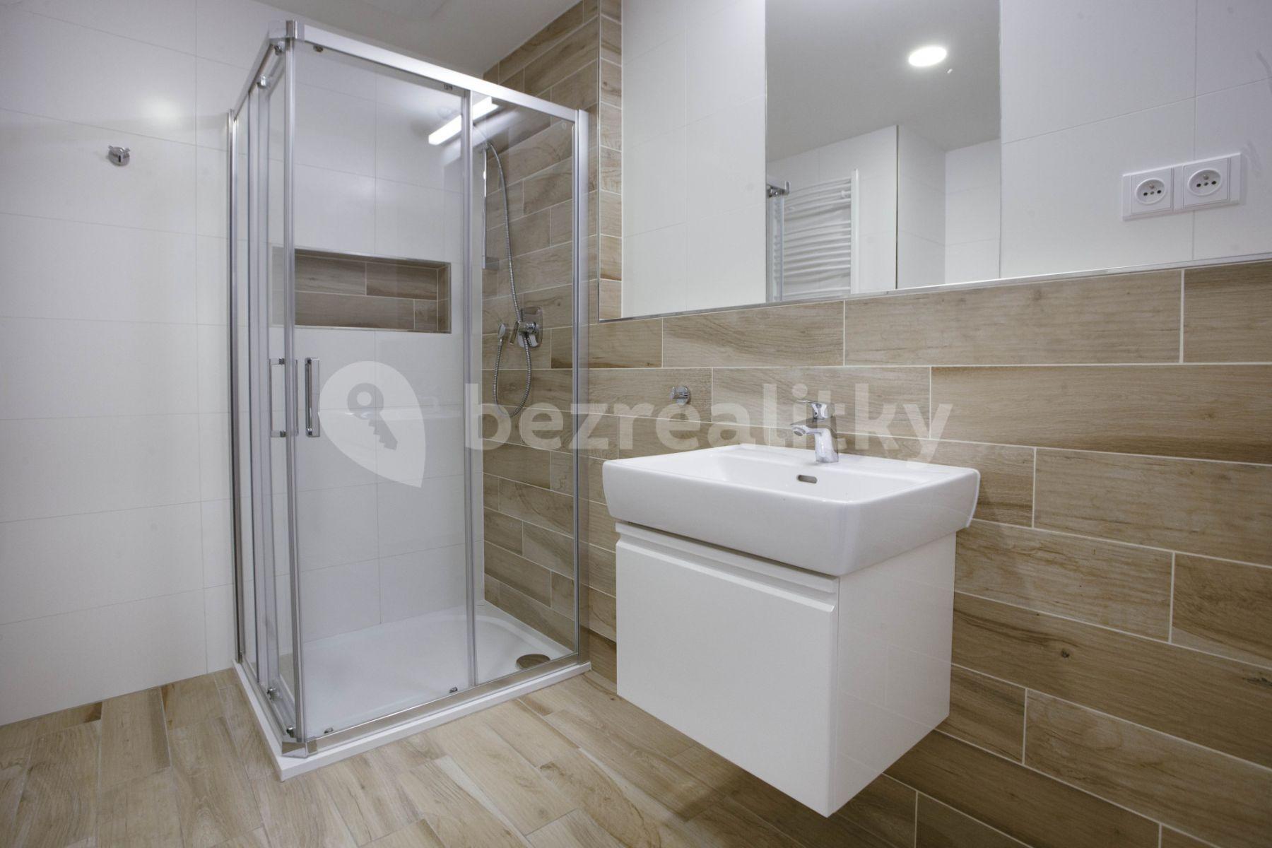 Pronájem bytu 2+1 61 m², Vrbenského, Praha, Praha