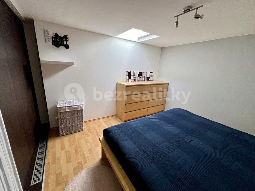 Pronájem bytu 2+kk 86 m², Přeštická, Praha, Praha