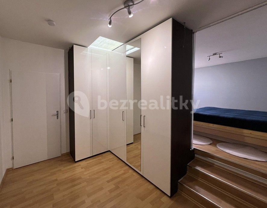 Pronájem bytu 2+kk 86 m², Přeštická, Praha, Praha