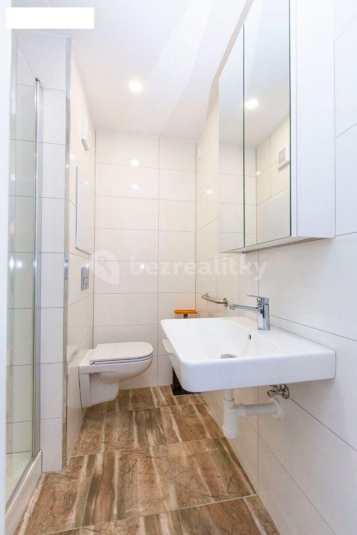 Pronájem bytu 2+kk 41 m², Bartoňova, Pardubice, Pardubický kraj