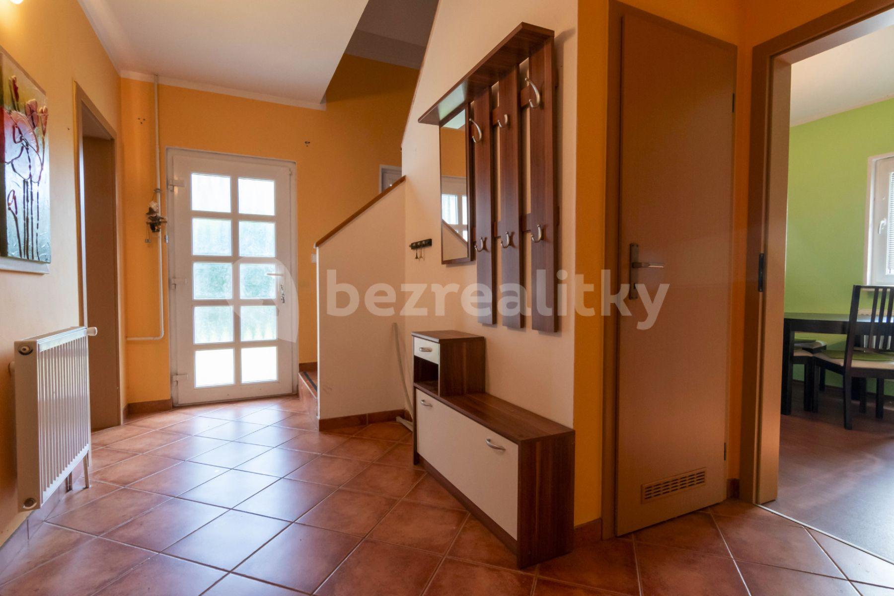 Prodej domu 112 m², pozemek 383 m², Luční, Nupaky, Středočeský kraj