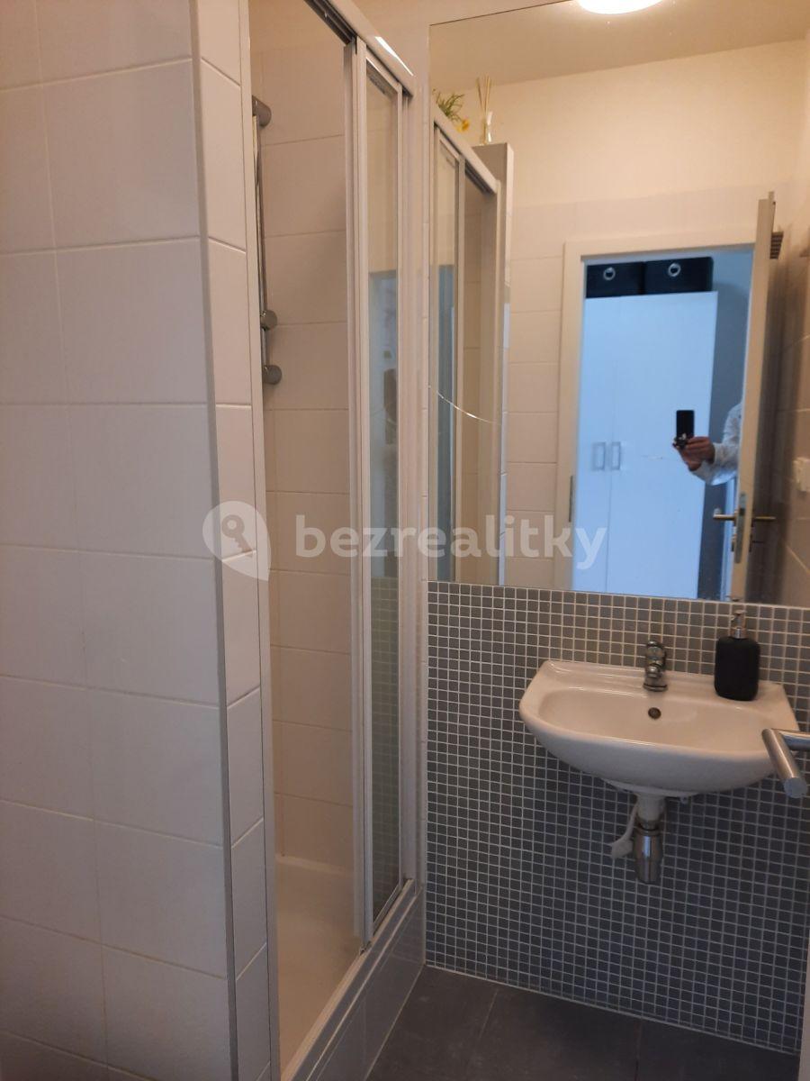 Prodej bytu 1+kk 56 m², Hornoměcholupská, Praha, Praha