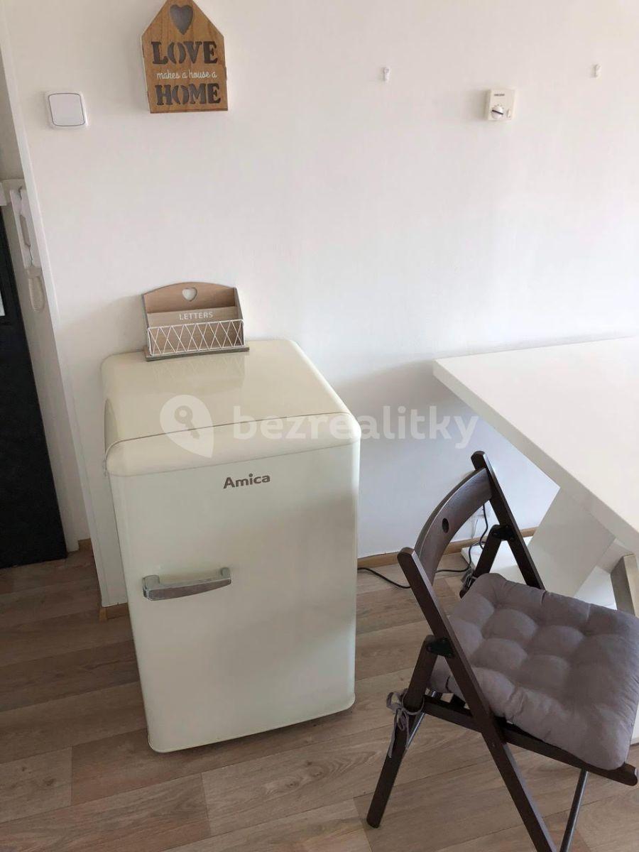 Pronájem bytu 1+kk 24 m², Elektrárenská, Praha, Praha