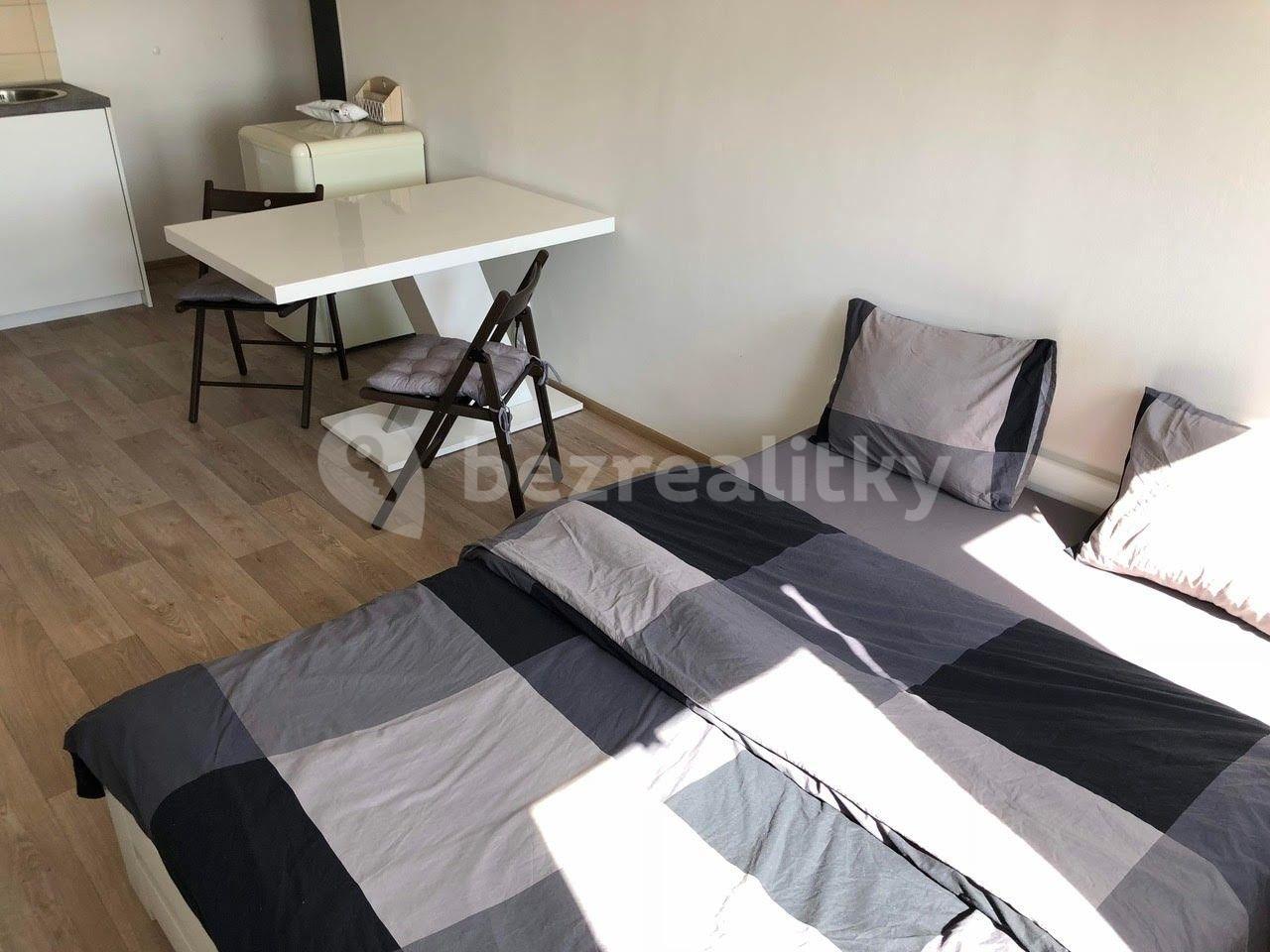 Pronájem bytu 1+kk 24 m², Elektrárenská, Praha, Praha