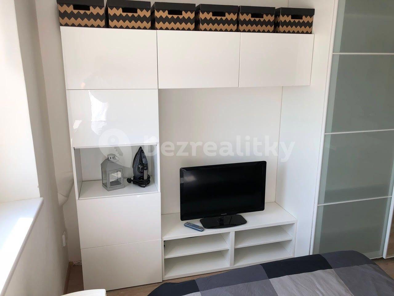 Pronájem bytu 1+kk 24 m², Elektrárenská, Praha, Praha