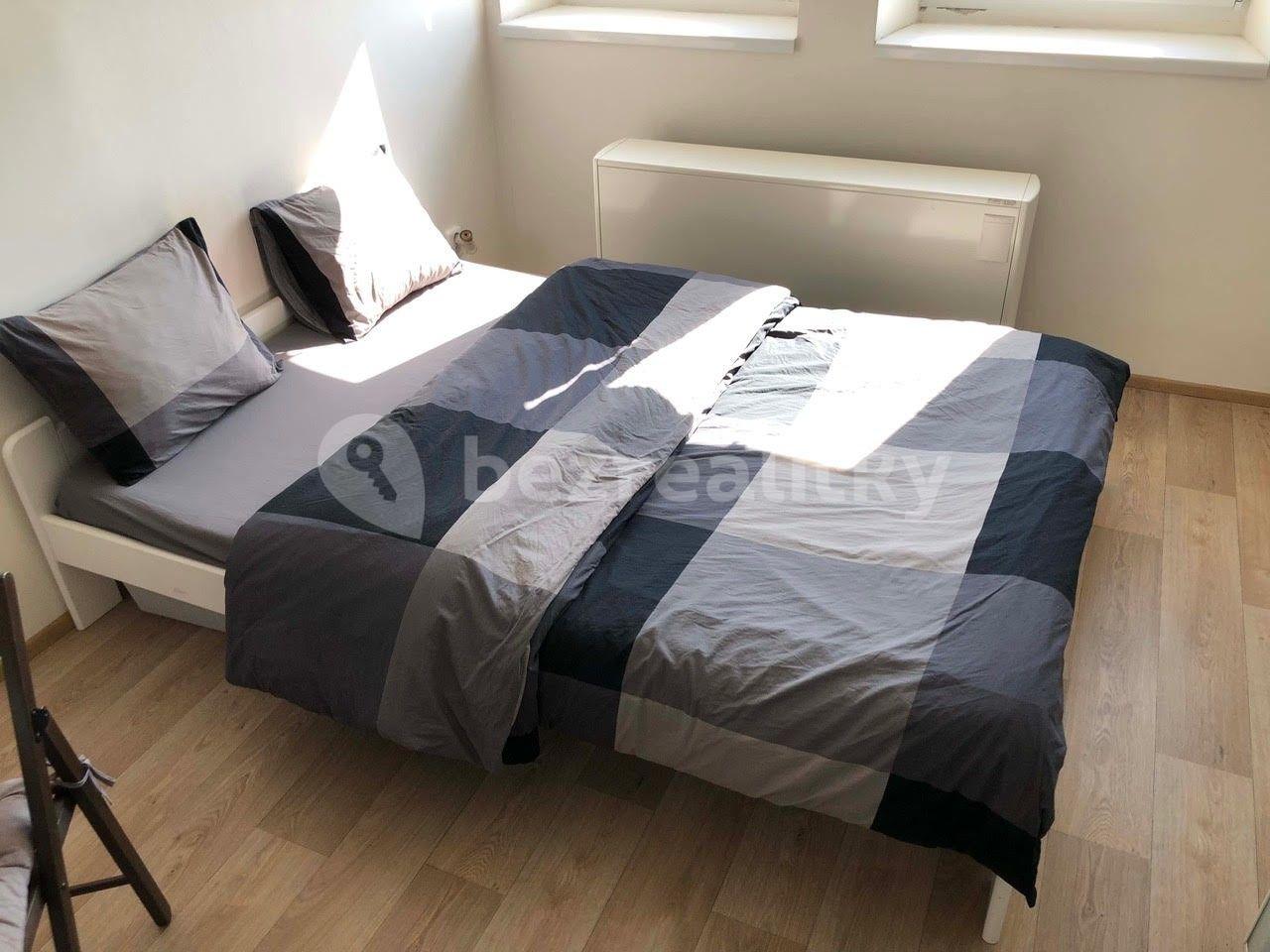 Pronájem bytu 1+kk 24 m², Elektrárenská, Praha, Praha