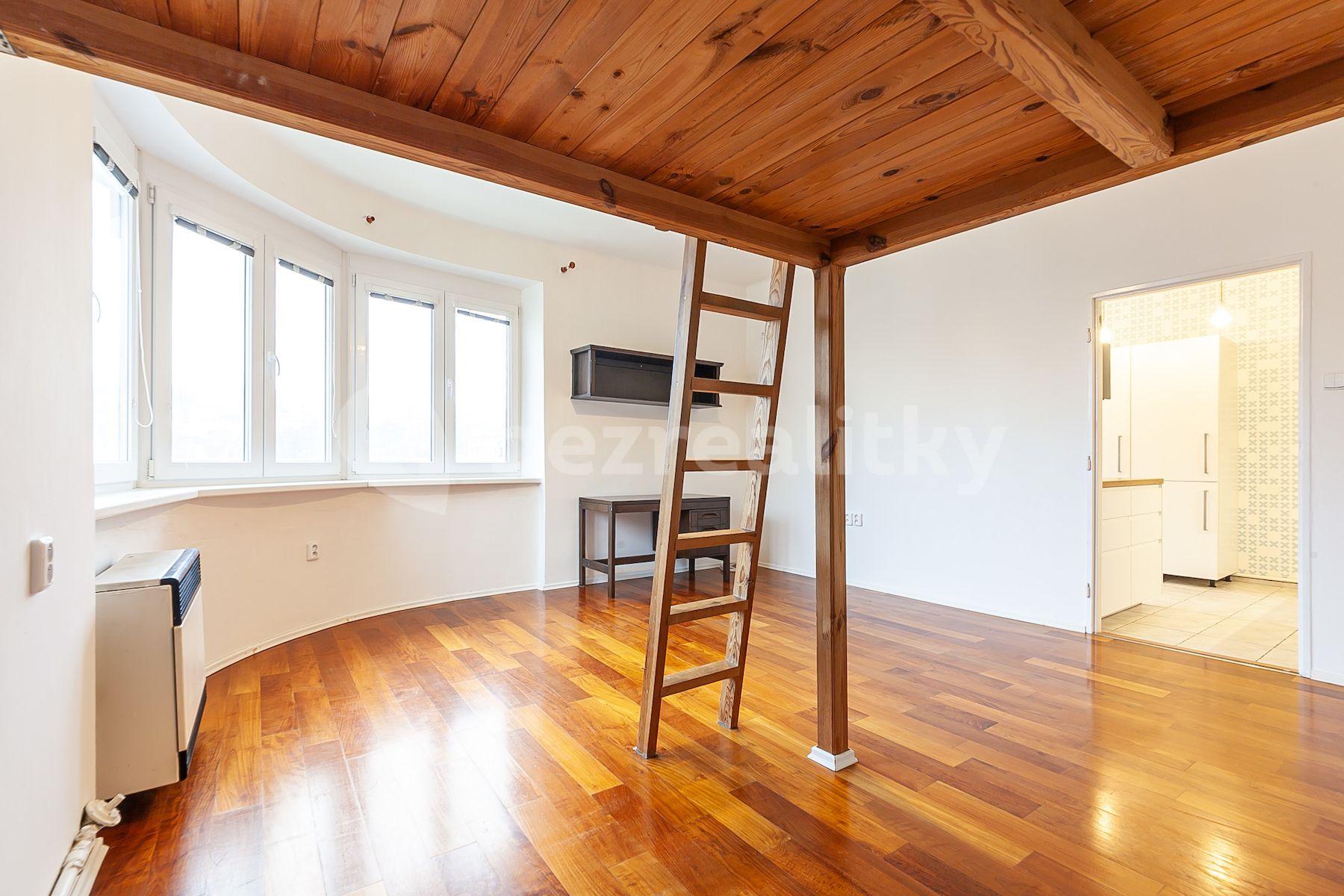 Prodej bytu 1+1 43 m², Kolbenova, Praha, Praha