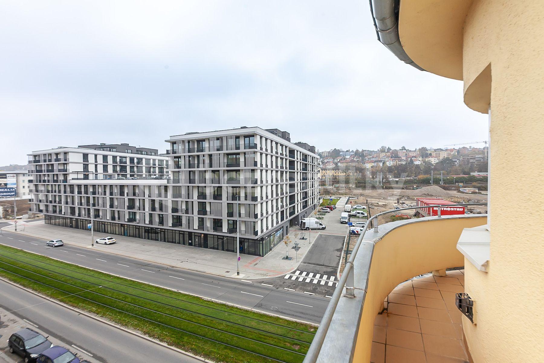 Prodej bytu 1+1 43 m², Kolbenova, Praha, Praha