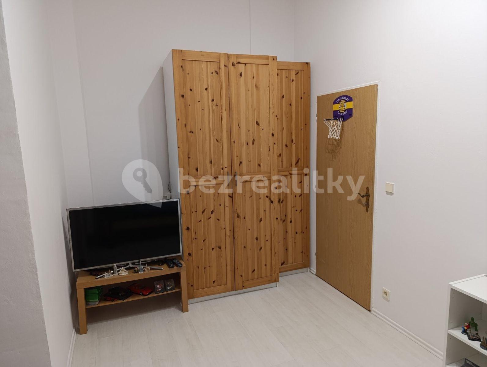 Pronájem bytu 2+kk 56 m², Komenského, Šestajovice, Středočeský kraj