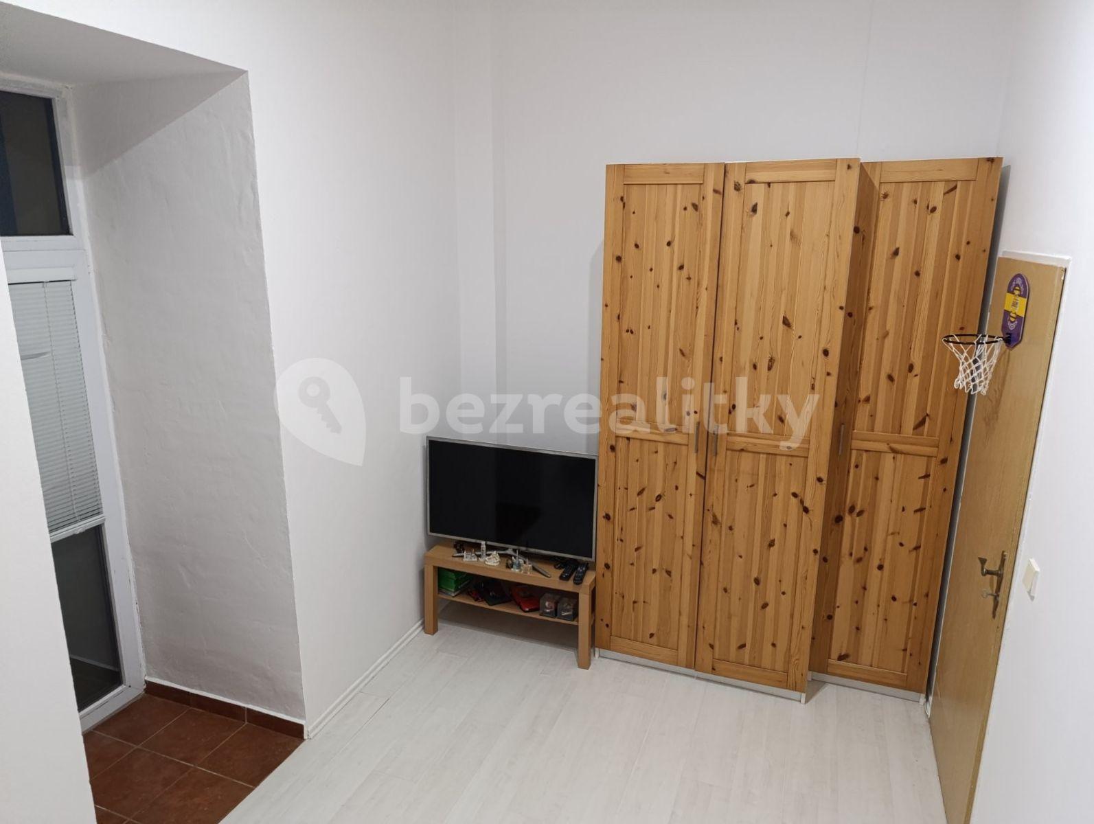 Pronájem bytu 2+kk 56 m², Komenského, Šestajovice, Středočeský kraj