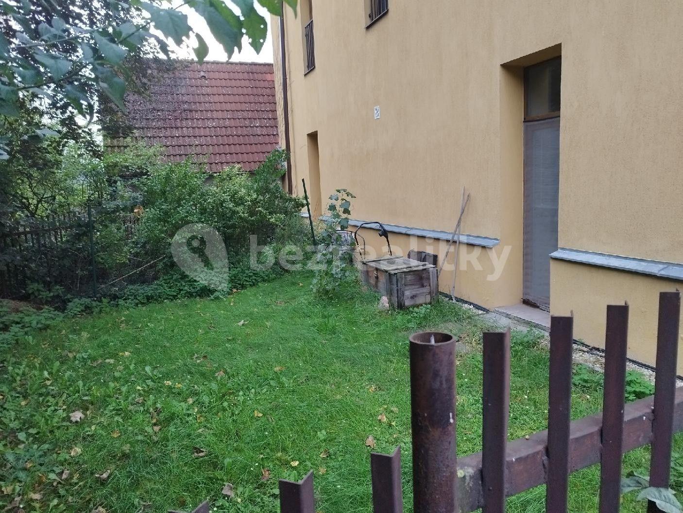 Pronájem bytu 2+kk 56 m², Komenského, Šestajovice, Středočeský kraj