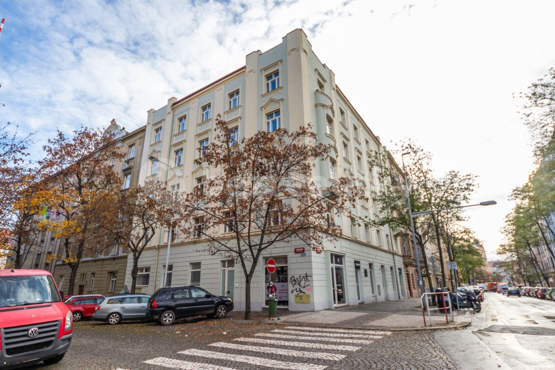 Pronájem bytu 1+1 36 m², Slavíkova, Praha, Praha