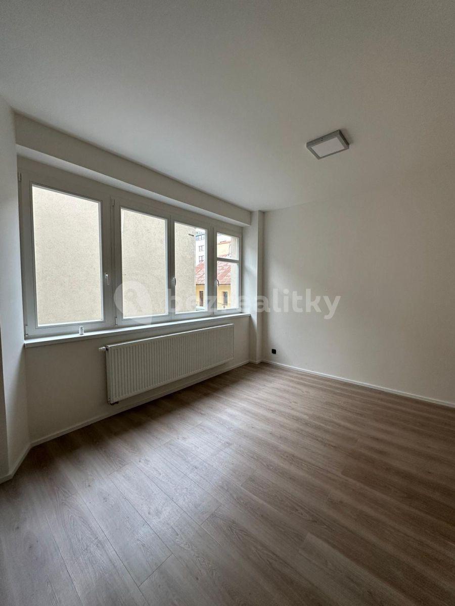 Pronájem bytu 2+kk 36 m², Křižíkova, Praha, Praha