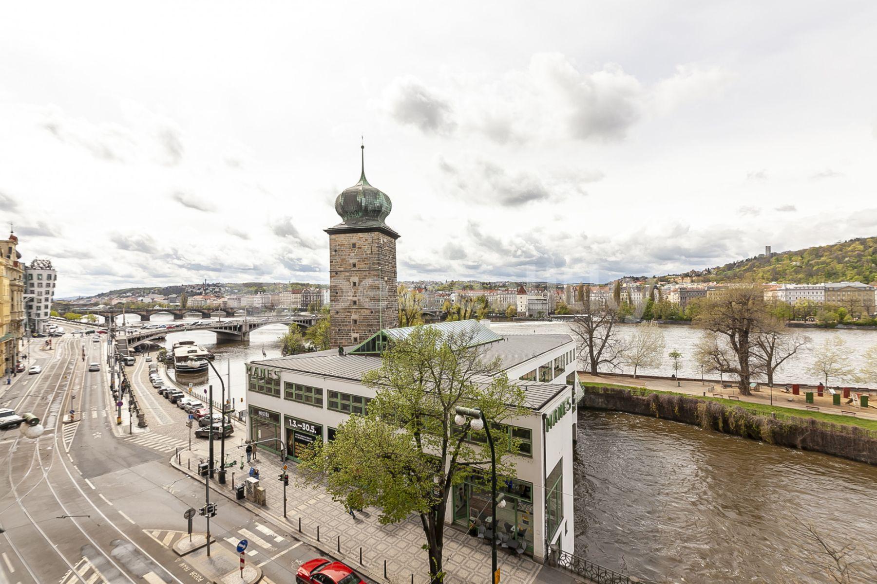 Pronájem bytu 3+1 105 m², Masarykovo nábřeží, Praha, Praha