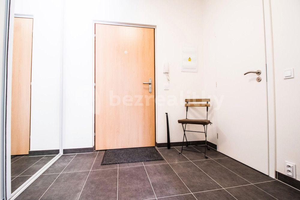 Pronájem bytu 1+kk 35 m², Mojmírova, Praha, Praha