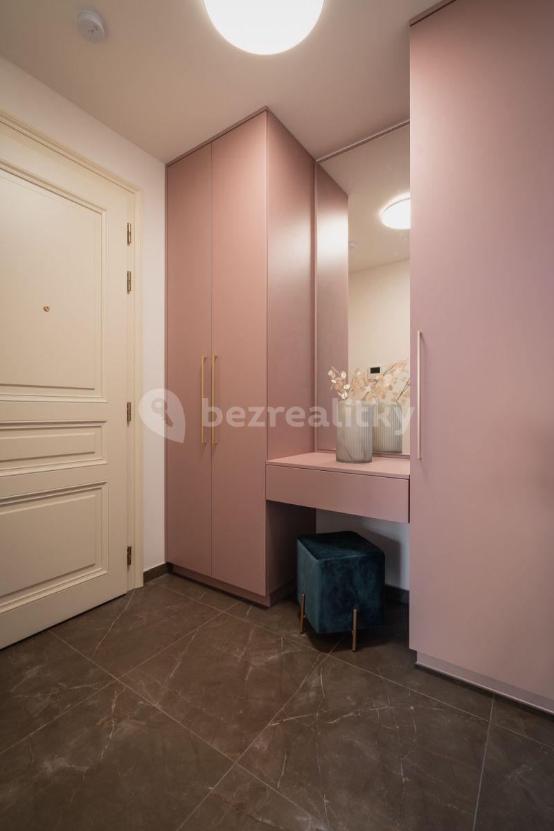 Pronájem bytu 1+1 32 m², Peckova, Praha, Praha